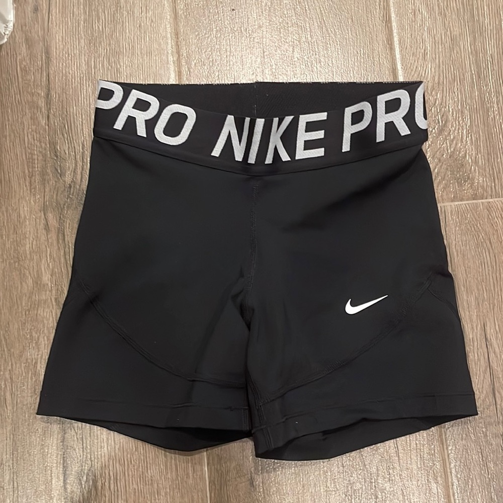 Nike Pro shorts 5 inch
